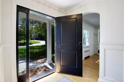 39 Squirrel Hill Road, East Hills, NY 11577 - Photo 6