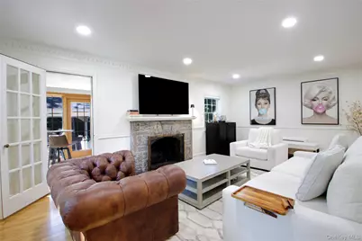 39 Squirrel Hill Road, East Hills, NY 11577 - Photo 10