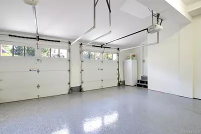 39 Squirrel Hill Road, East Hills, NY 11577 - Photo 28