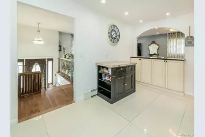 53 Maple Street, Roslyn Heights, NY 11577 - Photo 10