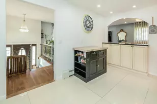 53 Maple St, Roslyn Heights, NY 11577 - Photo 10