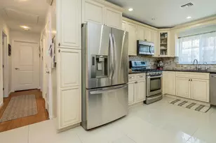 53 Maple St, Roslyn Heights, NY 11577 - Photo 8