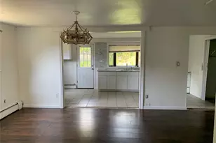 27 Monterey Ln, Centereach, NY 11720 - Photo 4