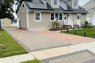 27 Central Ave, North Babylon, NY 11703 - Photo 2