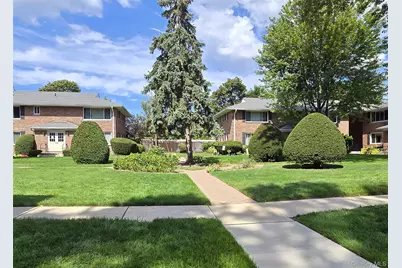 265 Edmunton #I 12, North Babylon, NY 11703 - Photo 2