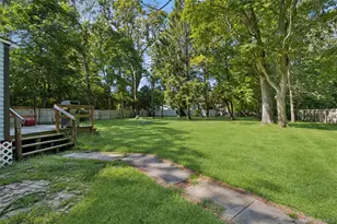 44 S Swezeytown Rd, Middle Island, NY 11953 - Photo 22