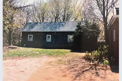 761 E Main Street, Riverhead, NY 11901 - Photo 16