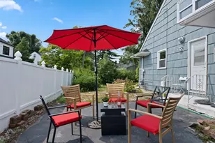 215 N Brookside Ave, Freeport, NY 11520 - Photo 14