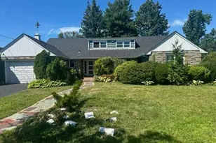 215 N Brookside Ave, Freeport, NY 11520 - Photo 16