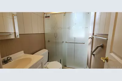 141-39 Union Turnpike #1-O, Flushing, NY 11367 - Photo 6