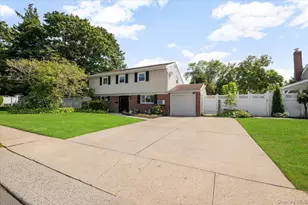 214 Haypath Rd, Old Bethpage, NY 11804 - Photo 2