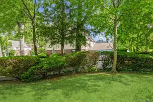 187 Moore Ave, Freeport, NY 11520 - Photo 12