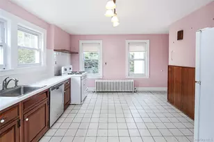 52-50 Little Neck Pkwy, Little Neck, NY 11362 - Photo 20