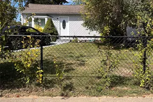 109 Merrill St, Brentwood, NY 11717 - Photo 18