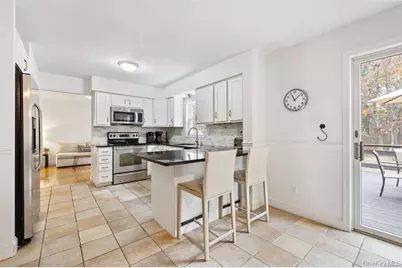 4 Wooded Lane, Hampton Bays, NY 11946 - Photo 4