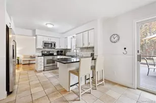 4 Wooded Ln, Hampton Bays, NY 11946 - Photo 4