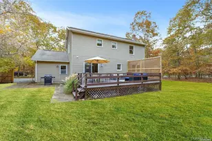 4 Wooded Ln, Hampton Bays, NY 11946 - Photo 18
