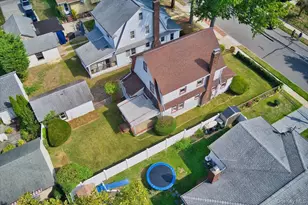 39 Linmouth Rd, Malverne, NY 11565 - Photo 4