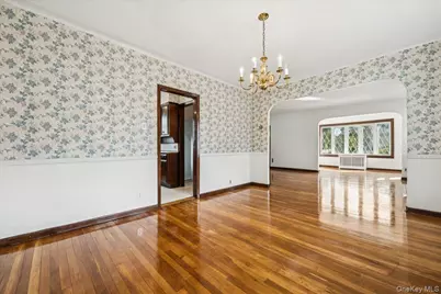 39 Linmouth Road, Malverne, NY 11565 - Photo 18