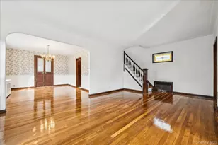 39 Linmouth Rd, Malverne, NY 11565 - Photo 14