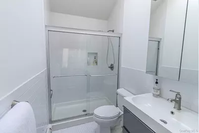 6 Bayview Terrace, Hampton Bays, NY 11946 - Photo 24