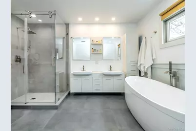 35 Highland Road, Glen Cove, NY 11542 - Photo 18