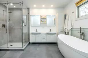 35 Highland Rd, Glen Cove, NY 11542 - Photo 18