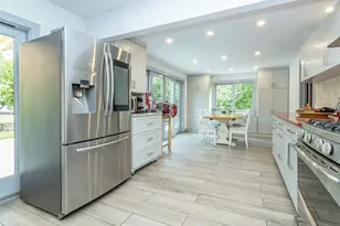 35 Highland Rd, Glen Cove, NY 11542 - Photo 10