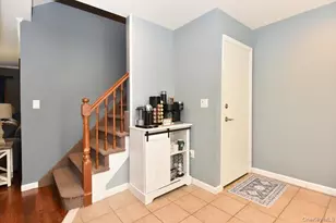 4042 Old Post Rd, Seaford, NY 11783 - Photo 16