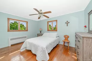 138 St Marks Pl, Massapequa, NY 11758 - Photo 10