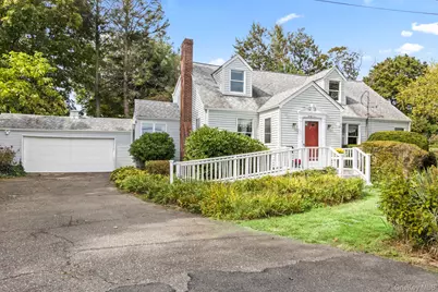 41 Brush Lane, Greenlawn, NY 11740 - Photo 2