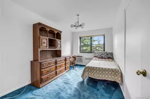 50 Brompton Rd, Great Neck, NY 11021 - Photo 10