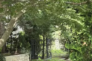 542 Hemlock Dr, Cedarhurst, NY 11516 - Photo 18