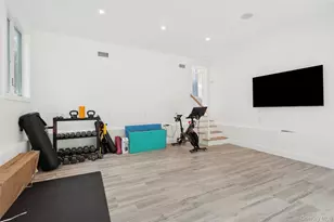 28 Old Meeting House Rd, Quogue, NY 11959 - Photo 18