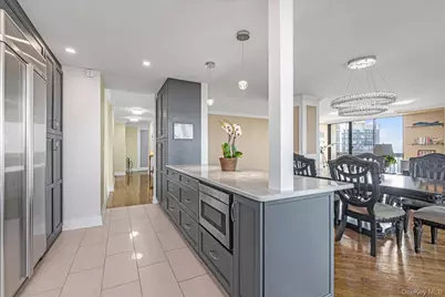 269-10 Grand Central Parkway #30W, Floral Park, NY 11005 - Photo 8