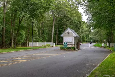 193 Gothic Circle, Manorville, NY 11949 - Photo 2