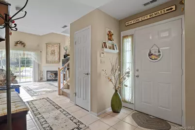 193 Gothic Circle, Manorville, NY 11949 - Photo 6