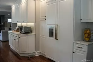 54 Chestnut St, Massapequa, NY 11758 - Photo 22