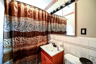 79 Woodrow Pkwy, Babylon, NY 11702 - Photo 18