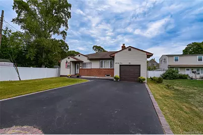 79 Woodrow Parkway, Babylon, NY 11702 - Photo 4