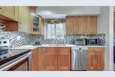 62 Summit Street, Hicksville, NY 11801 - Photo 8