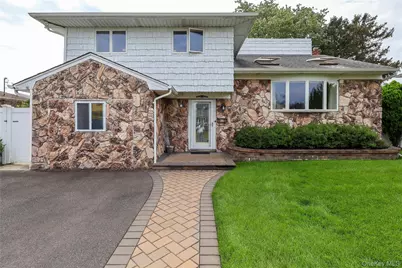 62 Summit Street, Hicksville, NY 11801 - Photo 2