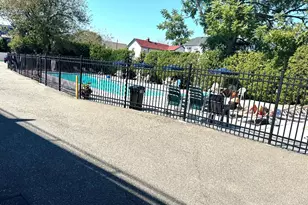 40 Daley Pl, Lynbrook, NY 11563 - Photo 2