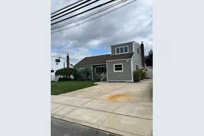 27 Taca Boulevard, Deer Park, NY 11729 - Photo 2