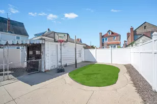 119-84 178th Pl, Jamaica, NY 11434 - Photo 32