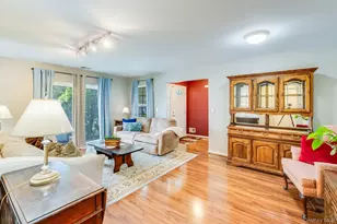 71 Biltmore Cir, Huntington Station, NY 11746 - Photo 12