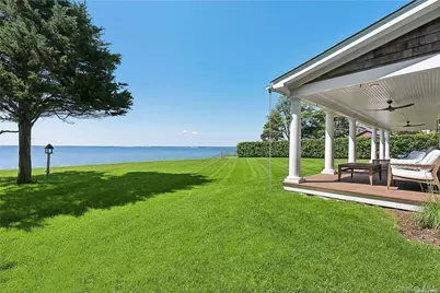 2100 Park Avenue, Mattituck, NY 11952 - Photo 4