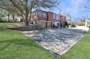 11 Valley View Rd, Great Neck, NY 11021 - Photo 6