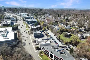 11 Valley View Rd, Great Neck, NY 11021 - Photo 18