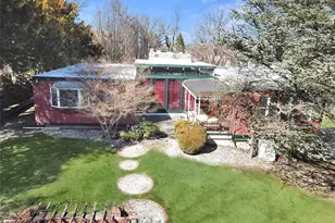 11 Valley View Rd, Great Neck, NY 11021 - Photo 4